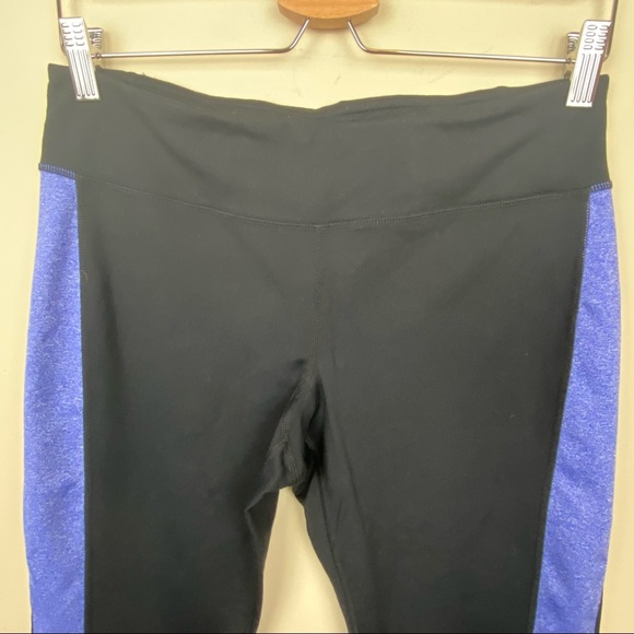 CAbi Racer Crop Leggings || Size Medium; Style #809 - Picture 8 of 9